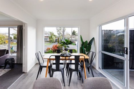 Photo of property in 6 Cremorne Avenue, Hokowhitu, Palmerston North, 4410