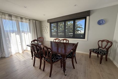 Photo of property in 18 Kelliher Drive, Wanaka, 9305