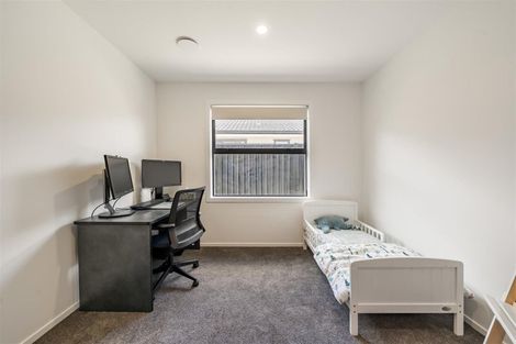 Photo of property in 3 Dahl Drive, Wallaceville, Upper Hutt, 5018