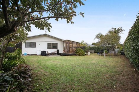 Photo of property in 3 Hosking Place, Clarks Beach, 2122