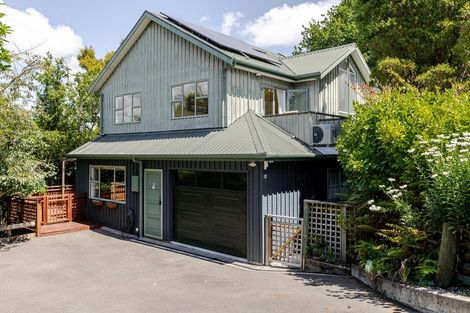 Photo of property in 8a Williams Terrace, Fitzherbert, Palmerston North, 4410