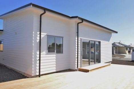 Photo of property in 4 Seagrass Place, Otaki Beach, Otaki, 5512