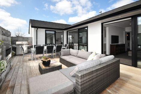 Photo of property in 8 Bellamont Street, Kumeu, 0810