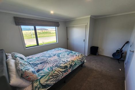 Photo of property in 49 Johnstone Drive, Fitzherbert, Palmerston North, 4410