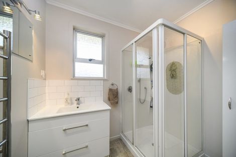 Photo of property in 19 Piper Place, Roslyn, Palmerston North, 4414