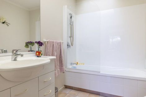 Photo of property in 4 Lakeridge Close, Rangatira Park, Taupo, 3330