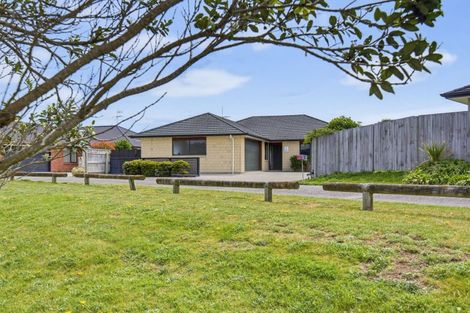 Photo of property in 1 William Noel Place, Waikanae Beach, Waikanae, 5036