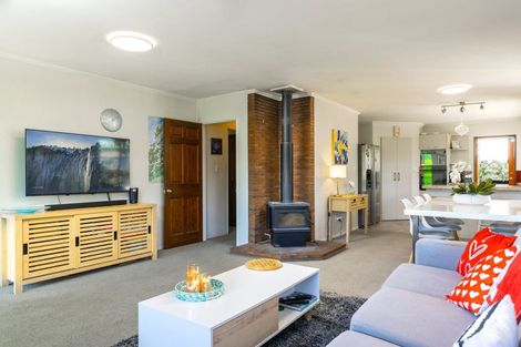 Photo of property in 168 Waikawa Road, Picton, 7220