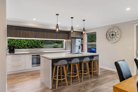 Photo of property in 1 Waimarama Court, Roslyn, Palmerston North, 4414