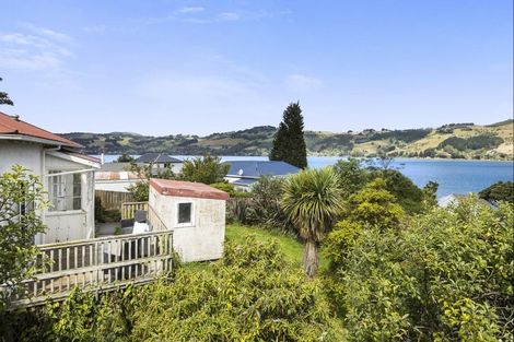 Photo of property in 13 Athol Place, Ravensbourne, Dunedin, 9022