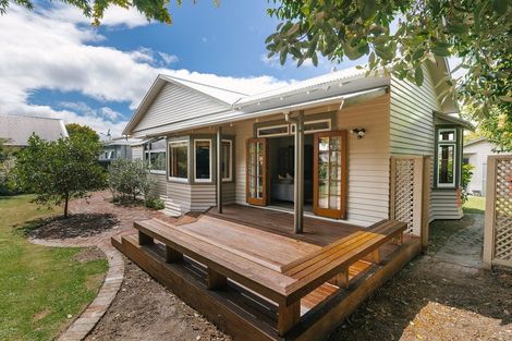 Photo of property in 23 Te Awe Awe Street, Hokowhitu, Palmerston North, 4410