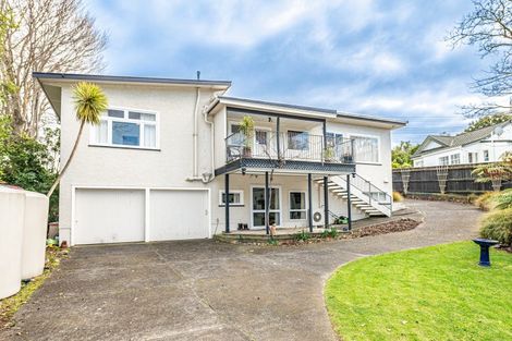 Photo of property in 20 Great North Road, Saint Johns Hill, Whanganui, 4500