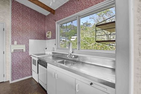 Photo of property in 42 De Luen Avenue, Tindalls Beach, Whangaparaoa, 0930