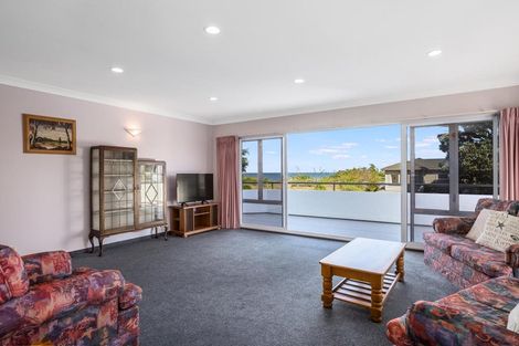 Photo of property in 17a Groves Road, Raumati Beach, Paraparaumu, 5032