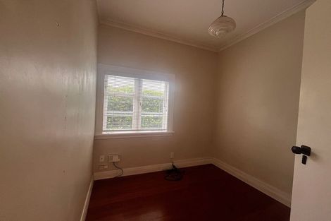 Photo of property in 7 Otahuri Crescent, Greenlane, Auckland, 1051