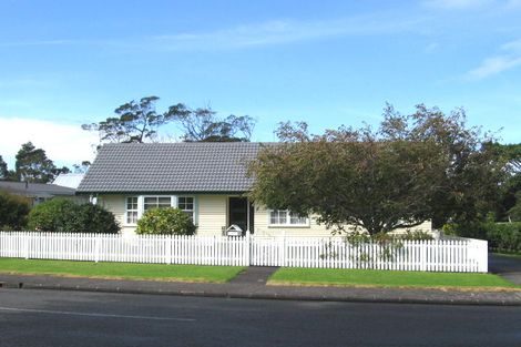 Photo of property in 9 Riverpark Crescent, Henderson, Auckland, 0610
