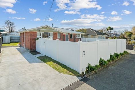 Photo of property in 14 Claxton Place, Saint Martins, Christchurch, 8022