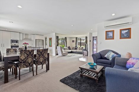 Photo of property in 10 Barwick Place, Huntington, Hamilton, 3210