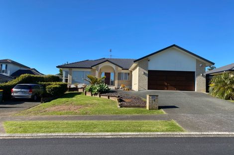 Photo of property in 8 Moycullien Lane, East Tamaki Heights, Auckland, 2016