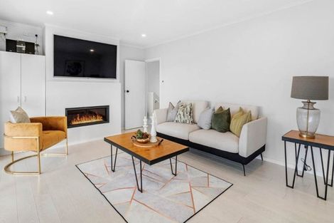 Photo of property in 611b Glenfield Road, Totara Vale, Auckland, 0629