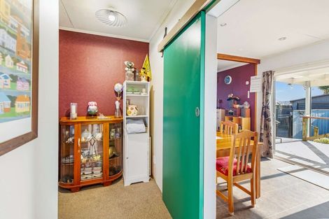 Photo of property in 6 Grenville Street, Levin, 5510