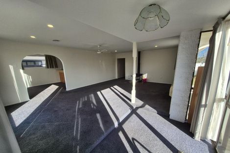 Photo of property in 64 Oriana Crescent, Hornby, Christchurch, 8042