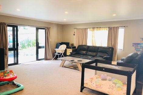 Photo of property in 20a Malmo Place, Massey, Auckland, 0614