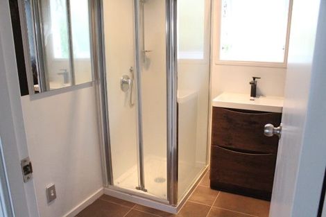 Photo of property in 2/10 Mander Place, Bucklands Beach, Auckland, 2012