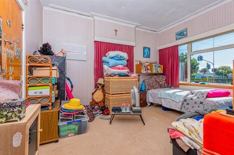 Photo of property in 277 Hobsonville Road, Hobsonville, Auckland, 0618