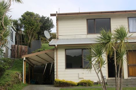 Photo of property in 36a Colchester Crescent, Newlands, Wellington, 6037