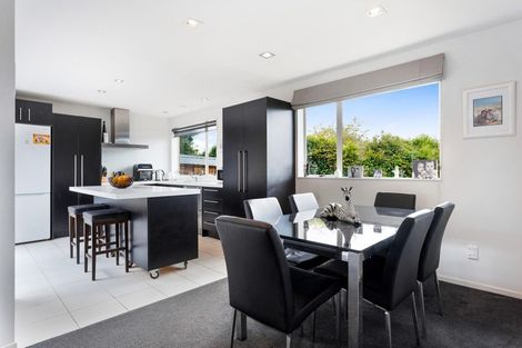 Photo of property in 16b Neil Avenue, Te Atatu Peninsula, Auckland, 0610