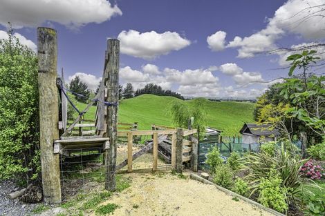 Photo of property in 1215 Taihape Road, Sherenden, Hastings, 4179