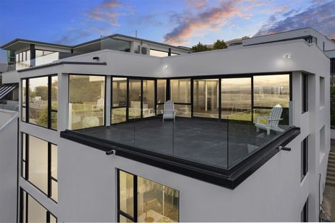 Photo of property in 11b Inverness Lane, Redcliffs, Christchurch, 8081