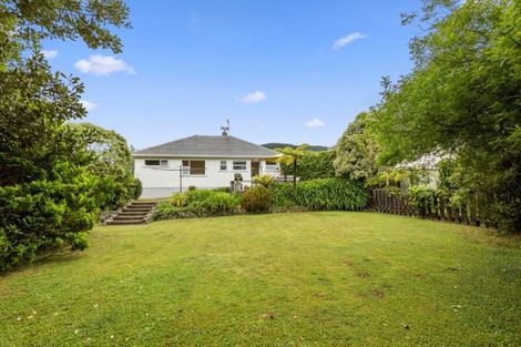 Photo of property in 64 Raroa Terrace, Tawa, Wellington, 5028