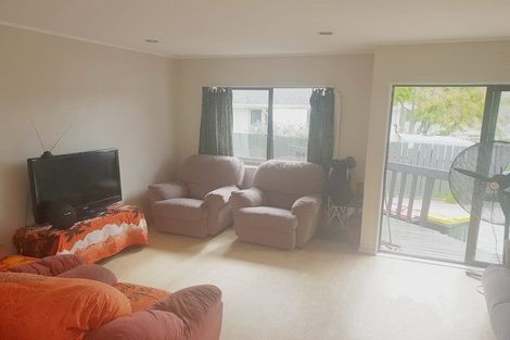 Photo of property in 1/7 Elvira Place, Ranui, Auckland, 0612