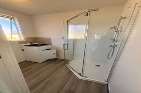 Photo of property in 2 Arnhem Place, Pukekohe, 2120