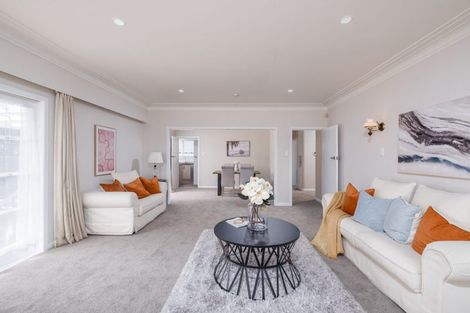 Photo of property in 32 Oakland Avenue, Papatoetoe, Auckland, 2025