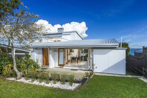 Photo of property in 16 Tizard Road, Birkenhead, Auckland, 0626