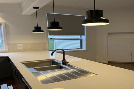 Photo of property in 17 Momona Road, Greenlane, Auckland, 1051