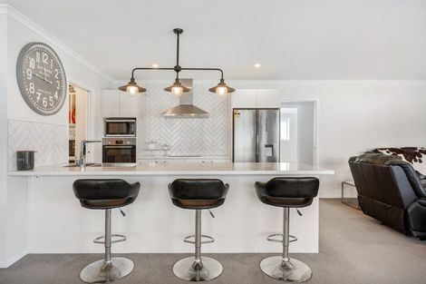 Photo of property in 17 Manatu Close, Whangamata, 3691