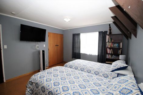 Photo of property in 11 Ross Street, Woodville, 4920