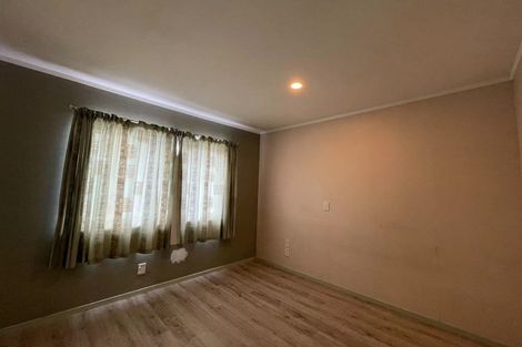 Photo of property in 2/49 Millhouse Drive, Northpark, Auckland, 2013