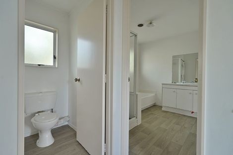 Photo of property in 6/24 Eastglen Road, Glen Eden, Auckland, 0602