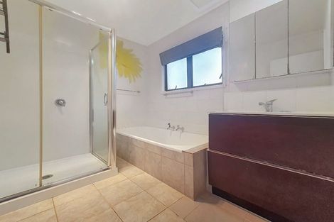 Photo of property in 130a Bruce Mclaren Road, Henderson, Auckland, 0612