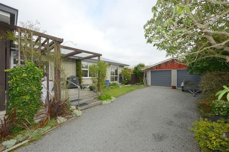 Photo of property in 33 Tintern Avenue, Avonhead, Christchurch, 8042