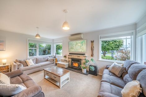 Photo of property in 8a Willow Grove, Ebdentown, Upper Hutt, 5018