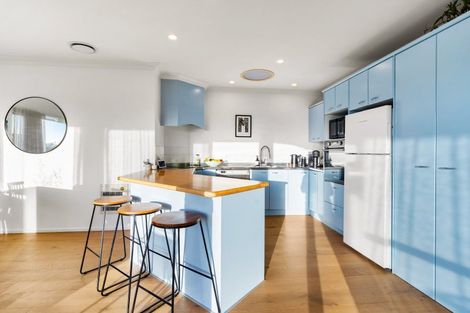 Photo of property in 2/87 Island Bay Road, Beach Haven, Auckland, 0626