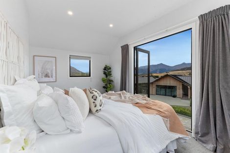 Photo of property in 6 Appin Court, Jacks Point, Queenstown, 9371