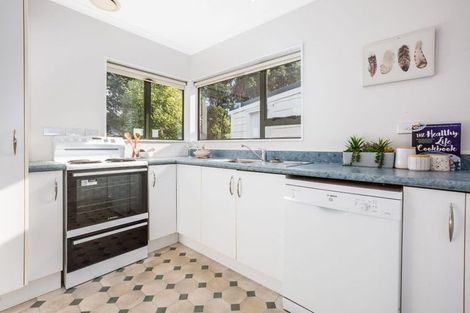 Photo of property in 39 Apple Terrace, Ranui, Porirua, 5024