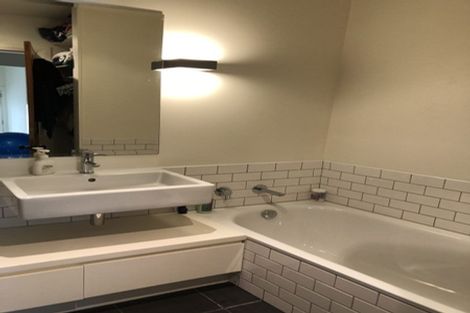 Photo of property in 21 Salamanca Road, Kelburn, Wellington, 6012